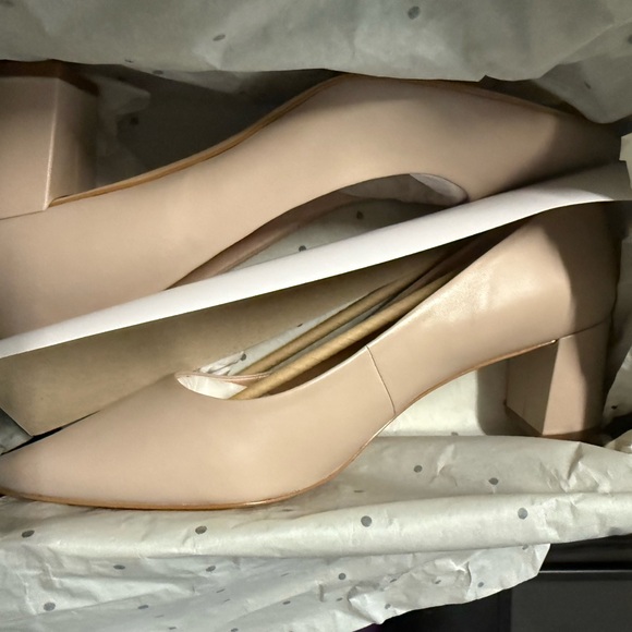 Kate Spade Tan Heels Classic Silhouette - Picture 6 of 6